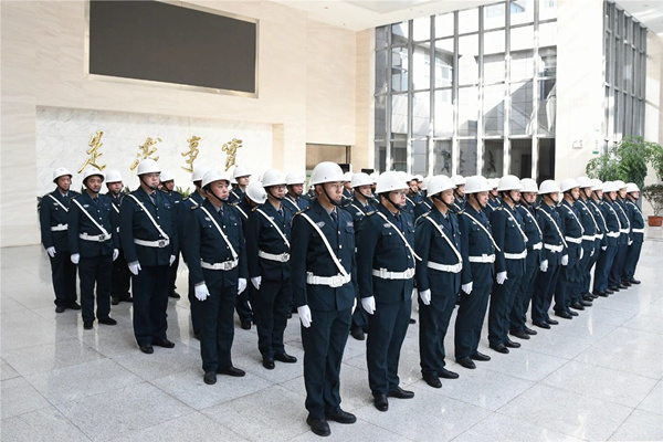 中保恒杰保安公司隊(duì)員們整齊列隊(duì)